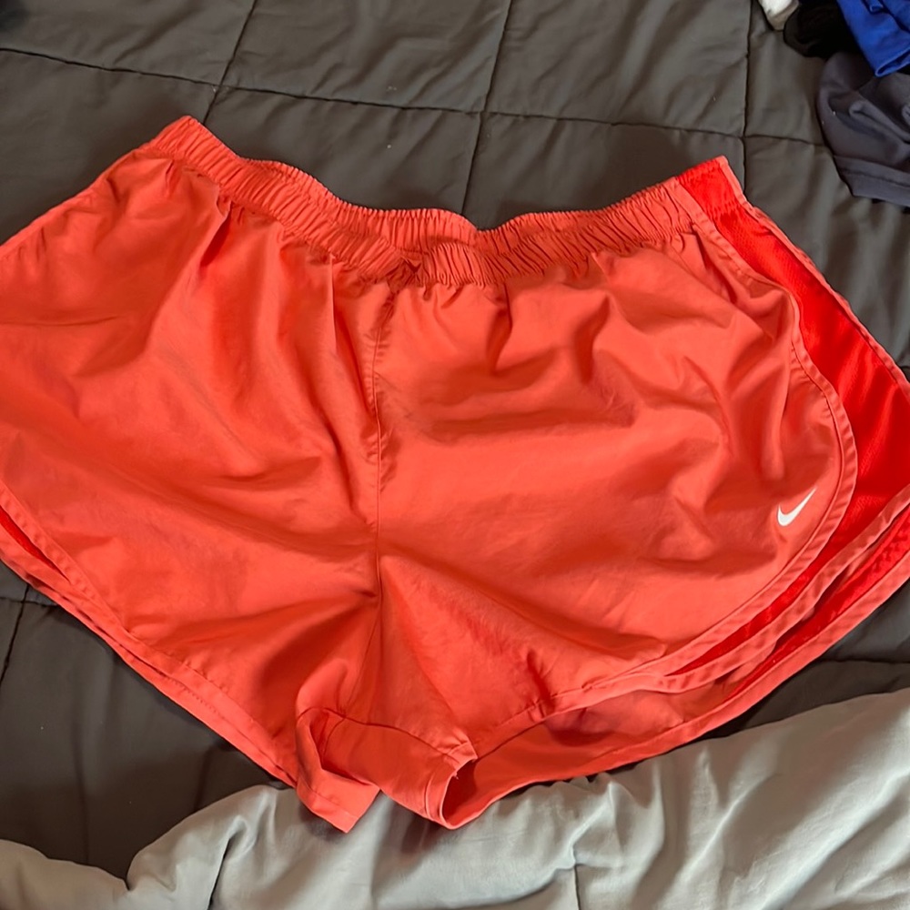 Nike plus size 2x Shorts coral/pink/orange athletic running shorts
